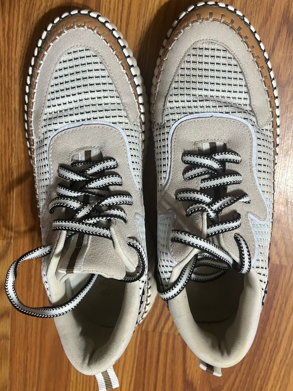 Women’s Cozy Girl Platform Sneakers Size 8.5 Beige Cream GUC
